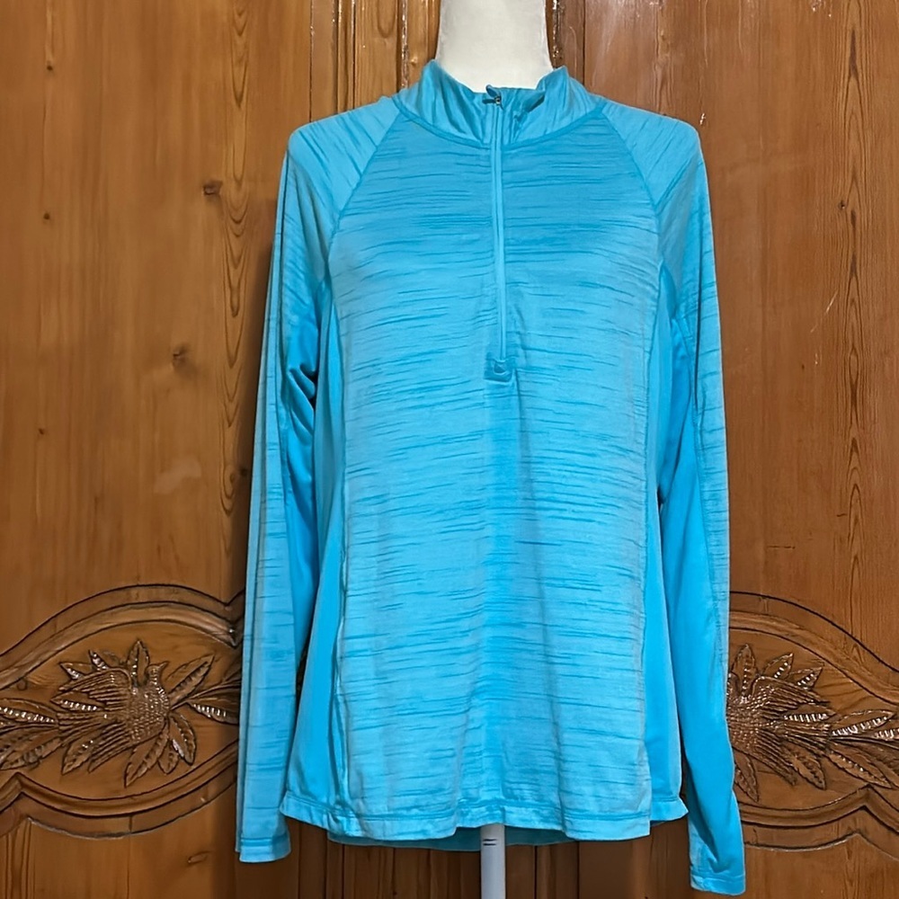 Cascade Sport Wonen’s Lightweight Quarter Zip Top